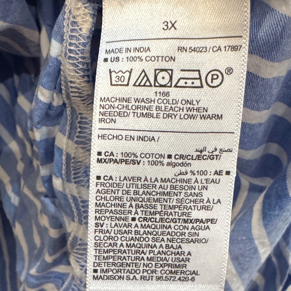Old Navy Blue and White Striped Casual Button-Down Shirt - Picture 3 of 6